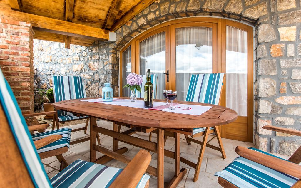 Villa Cima Vrbnik Eksteriør billede