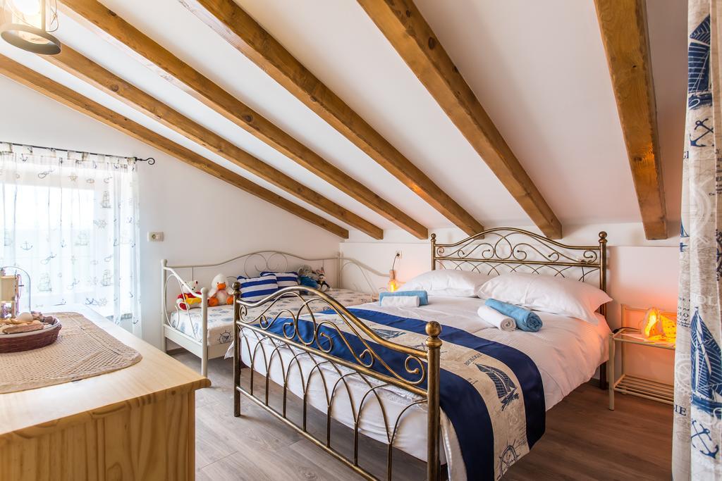 Villa Cima Vrbnik Eksteriør billede