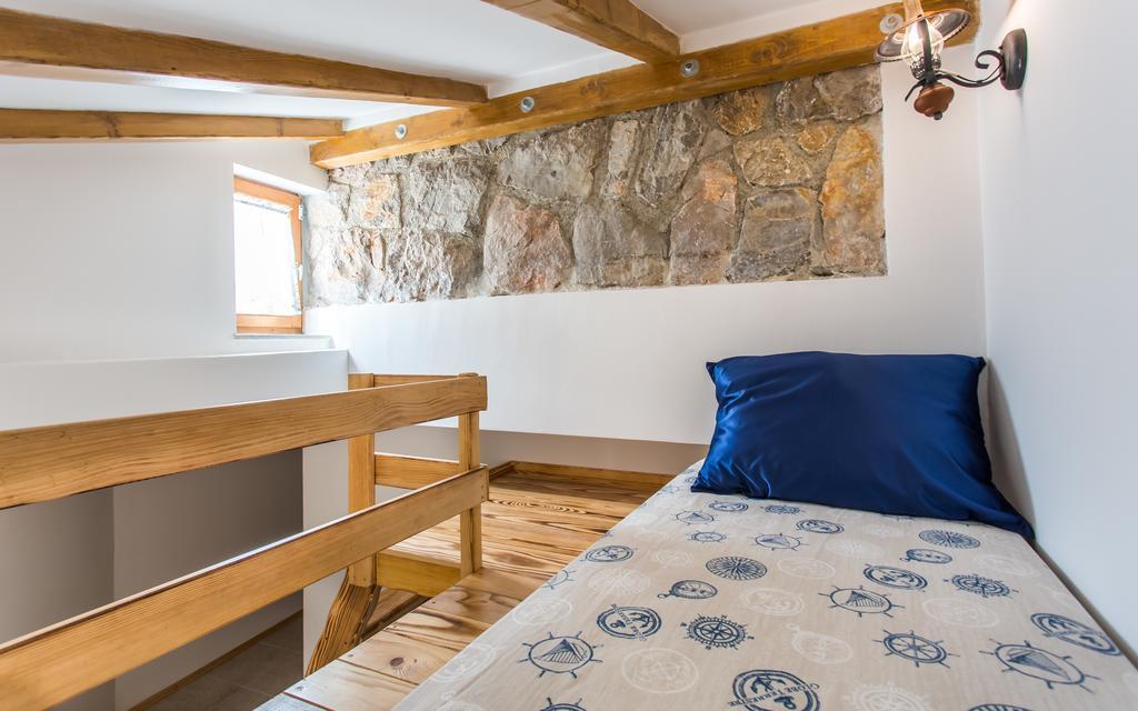 Villa Cima Vrbnik Eksteriør billede