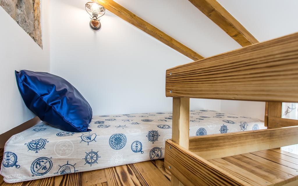 Villa Cima Vrbnik Eksteriør billede