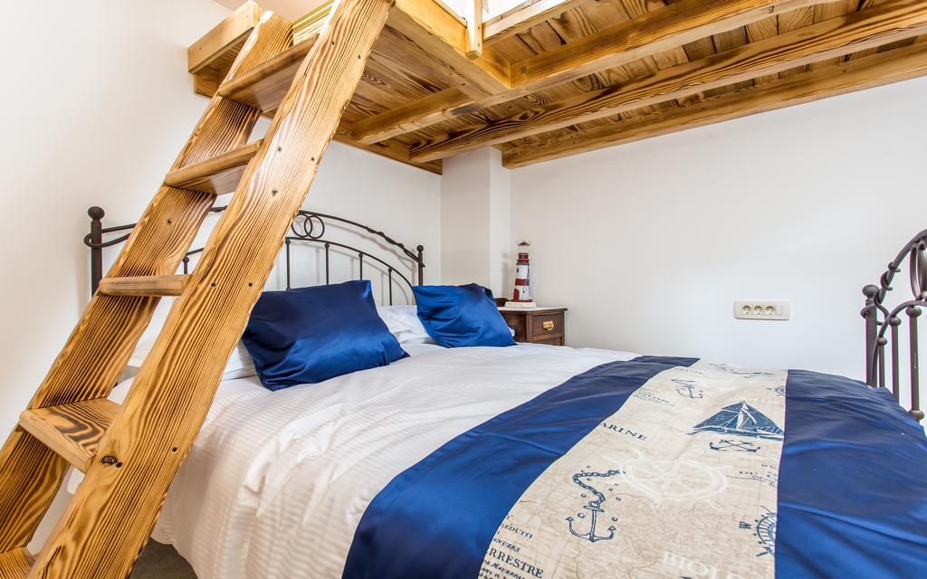 Villa Cima Vrbnik Eksteriør billede
