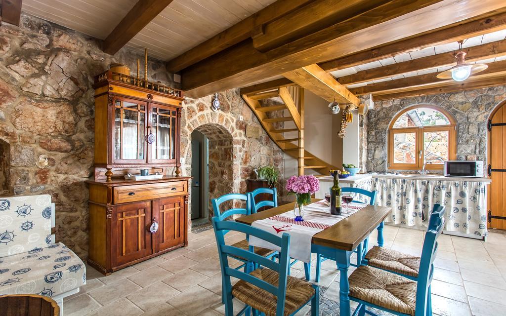 Villa Cima Vrbnik Eksteriør billede