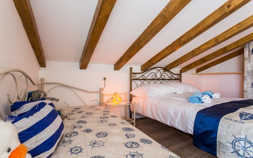 Villa Cima Vrbnik Eksteriør billede